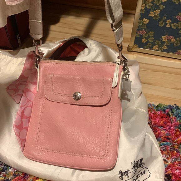 Coach Crossbody Pink Leather - Picture 2 of 10